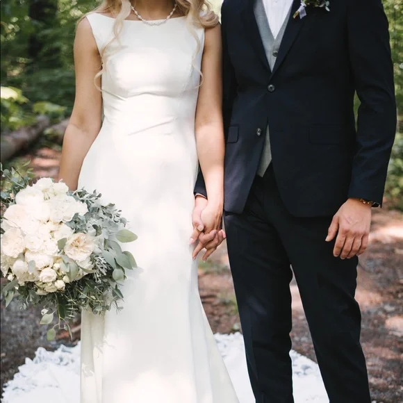 Trumpet wedding dress, short sleeved - Picture 1 of 6